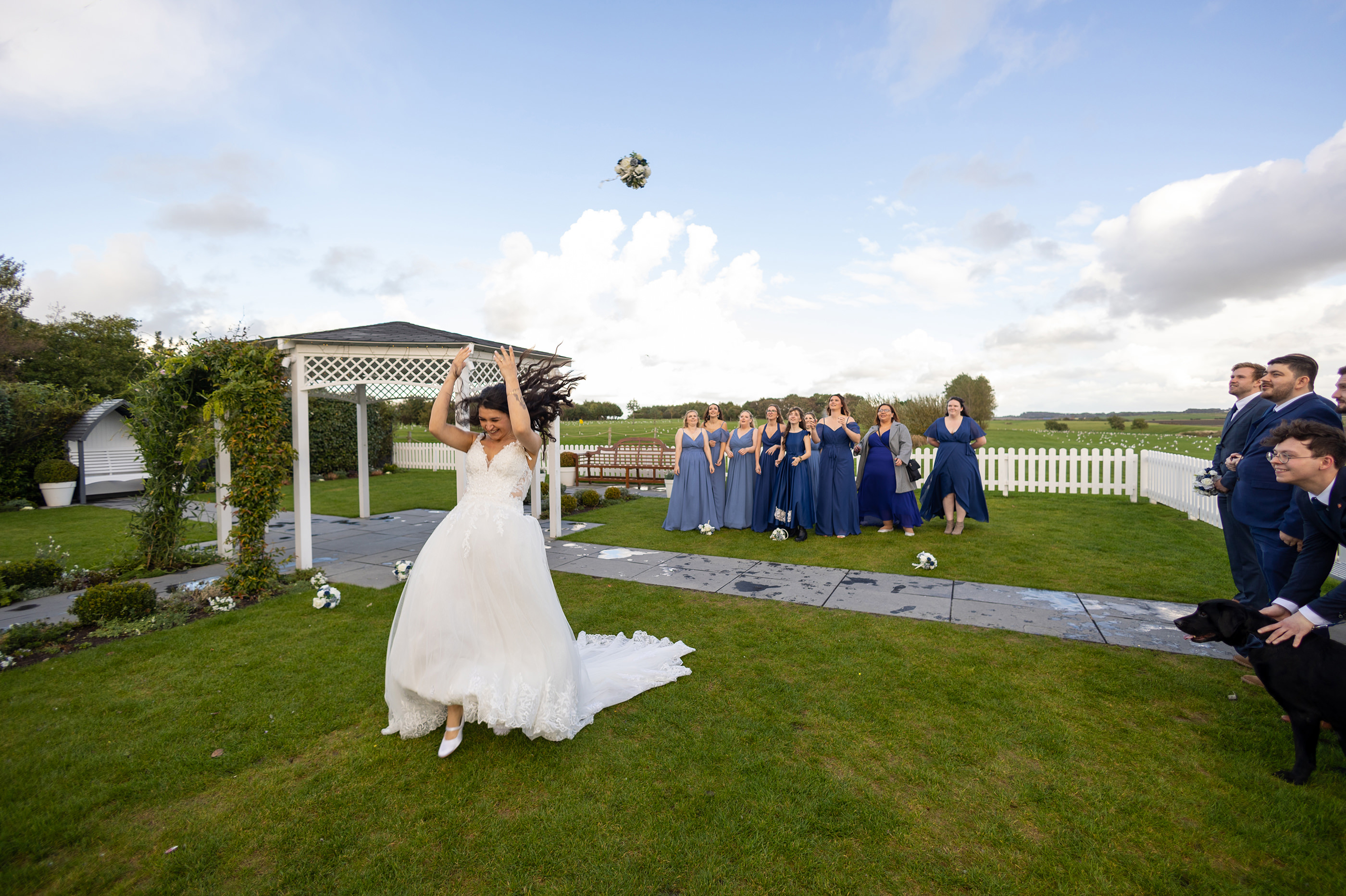 Emily throws the bouquet 
