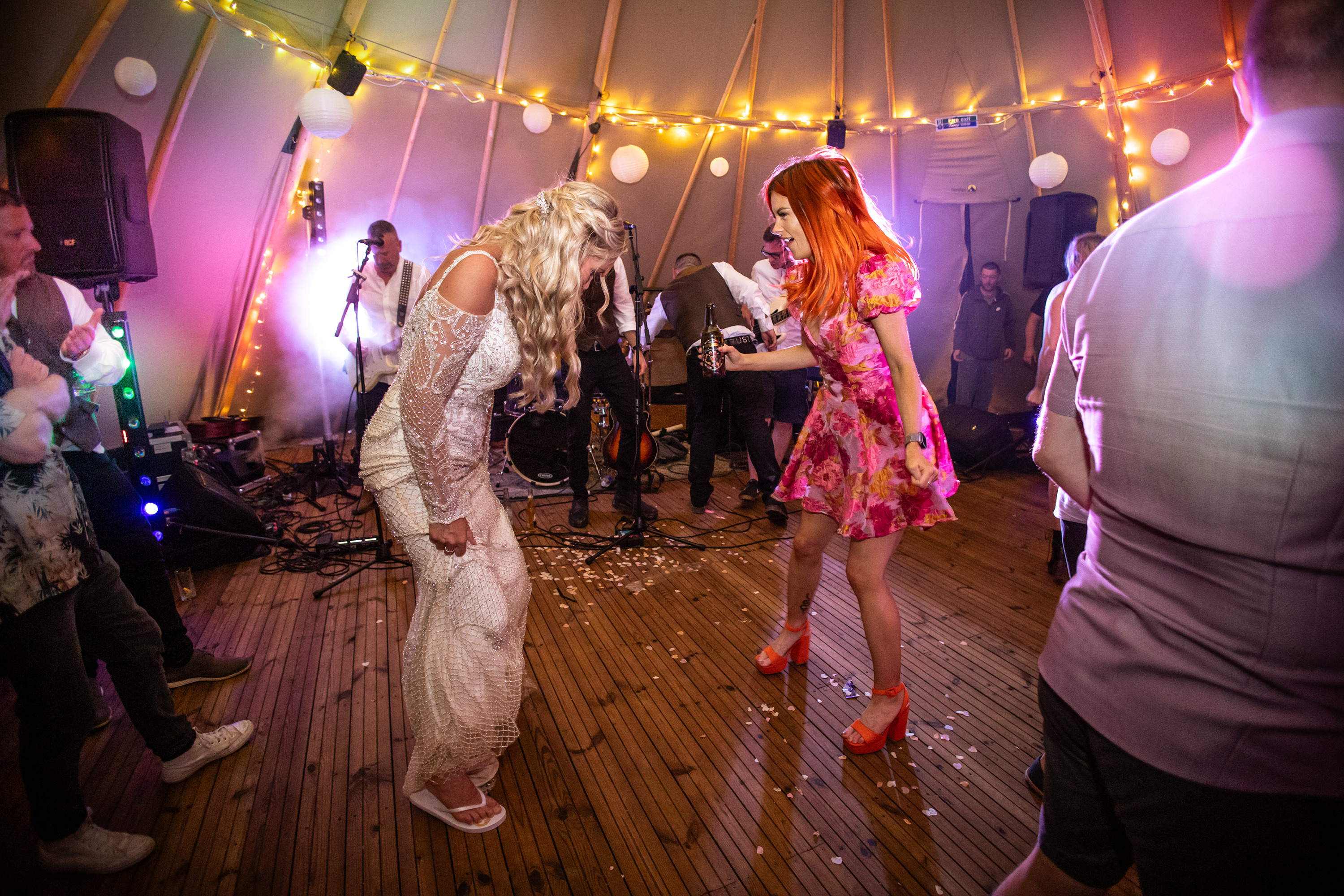 The Bride keeps on dancing 